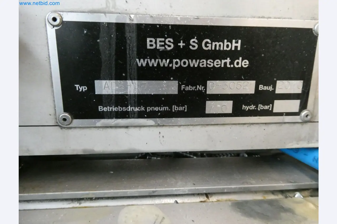 Machines pour la fabrication de fenêtres et de portes en plastique-25