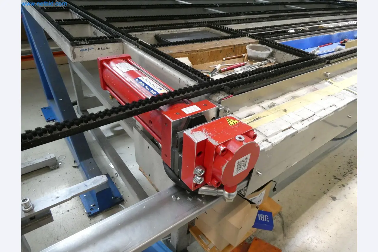 Machines pour la fabrication de fenêtres et de portes en plastique-7