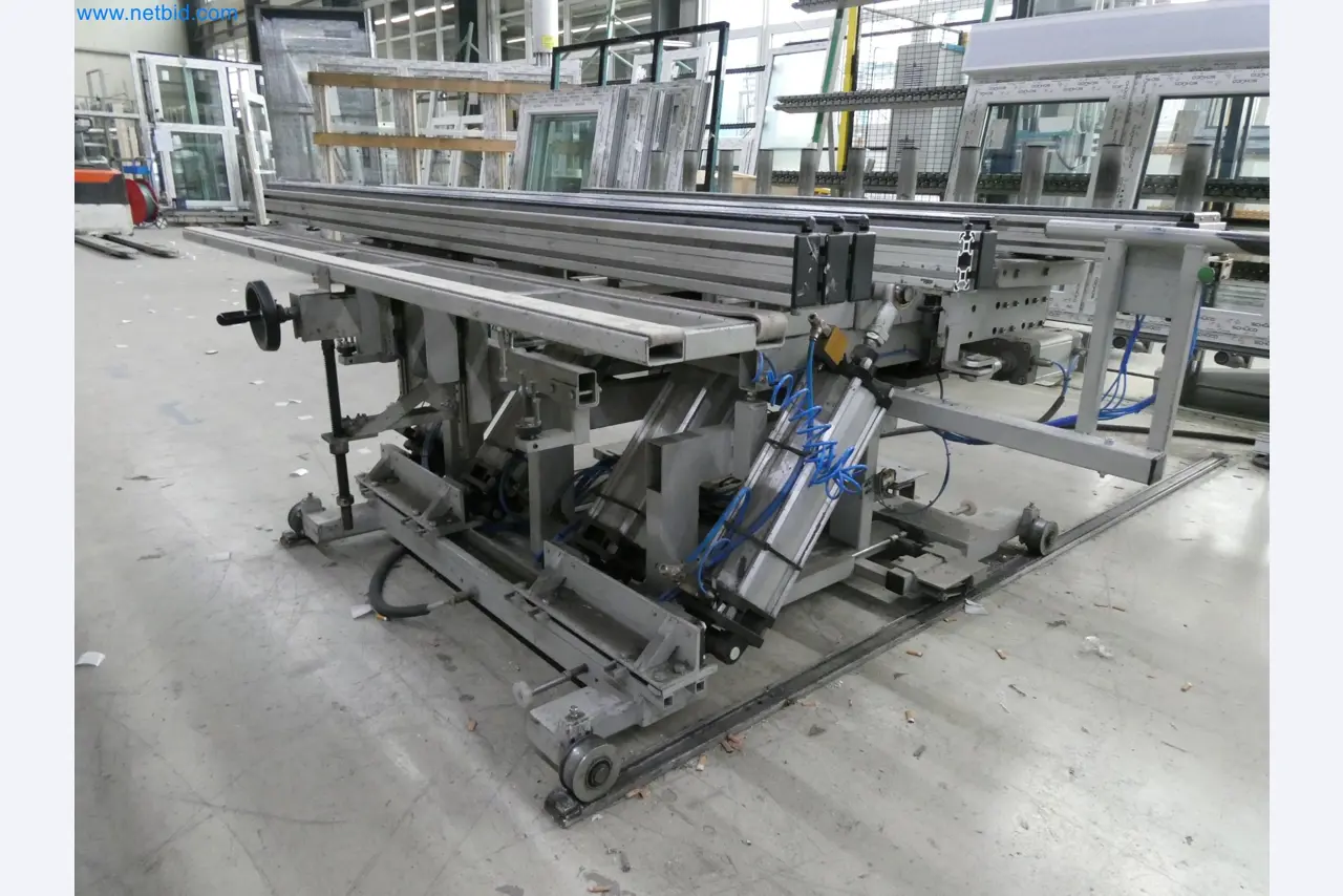 Máquinas para la fabricación de ventanas y puertas de plástico-31