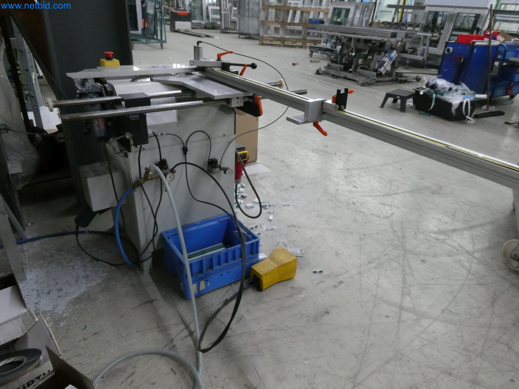 Máquinas para la fabricación de ventanas y puertas de plástico-2