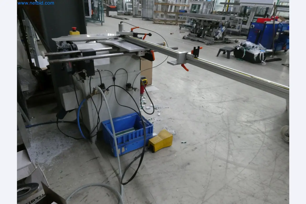 Máquinas para la fabricación de ventanas y puertas de plástico-2