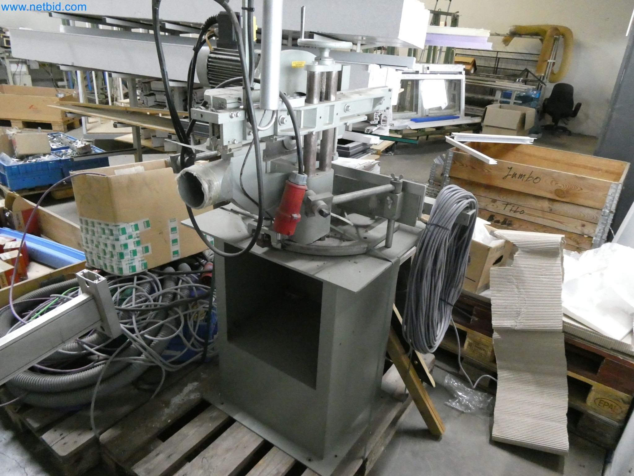 Máquinas para la fabricación de ventanas y puertas de plástico-2
