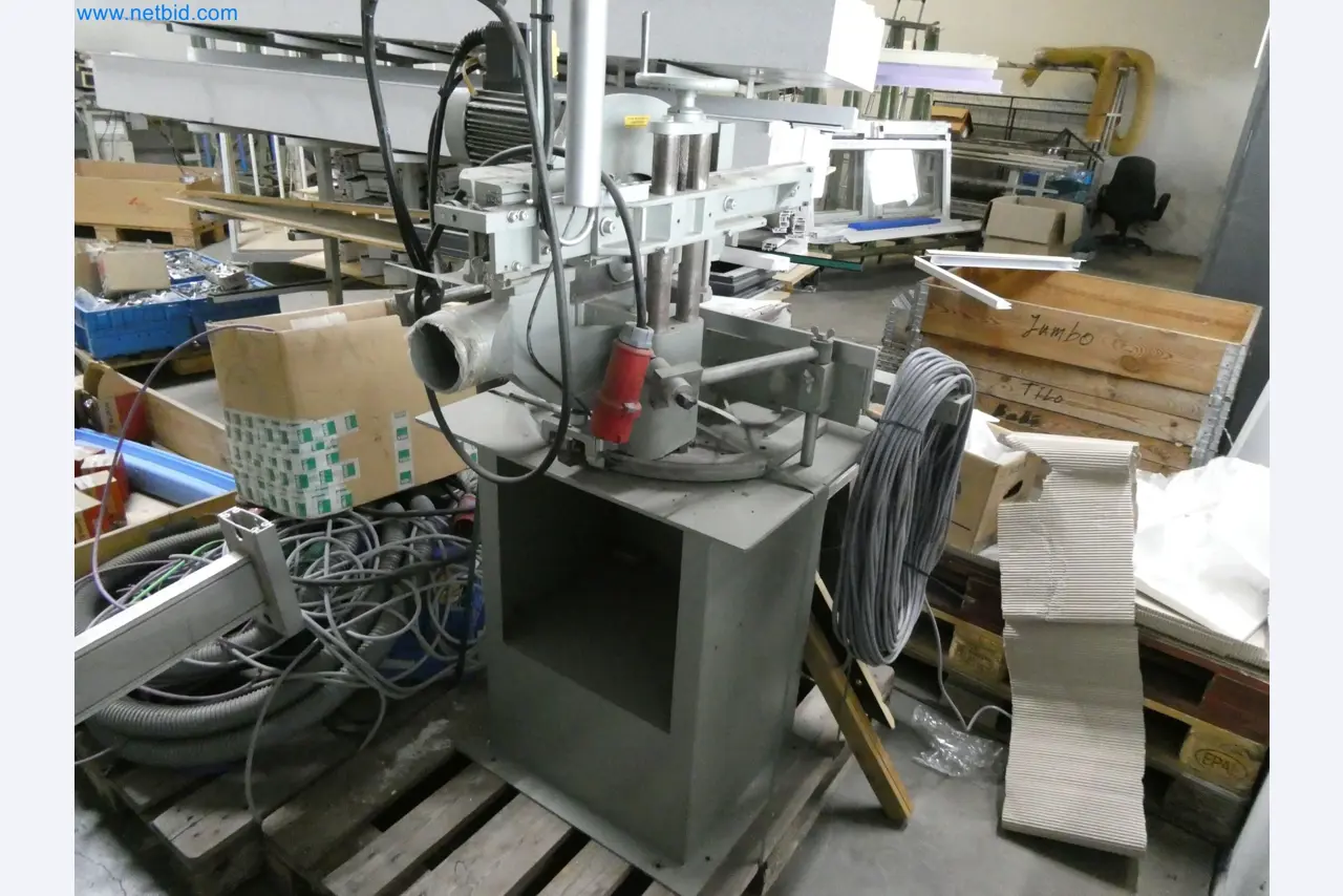 Máquinas para la fabricación de ventanas y puertas de plástico-2