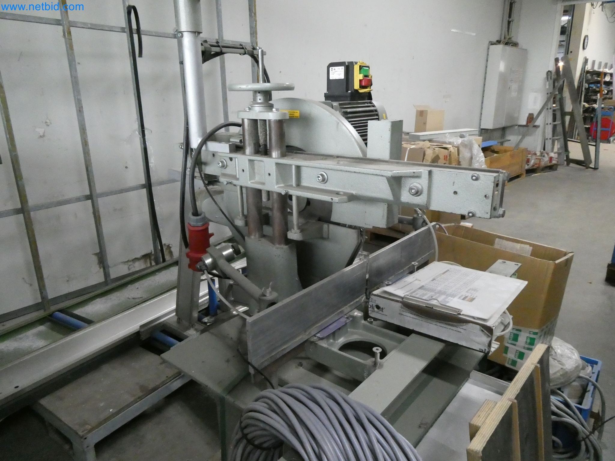 Máquinas para la fabricación de ventanas y puertas de plástico-3