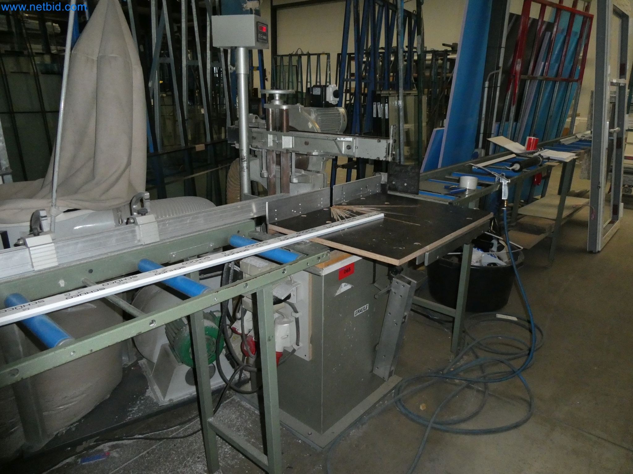 Máquinas para la fabricación de ventanas y puertas de plástico-1
