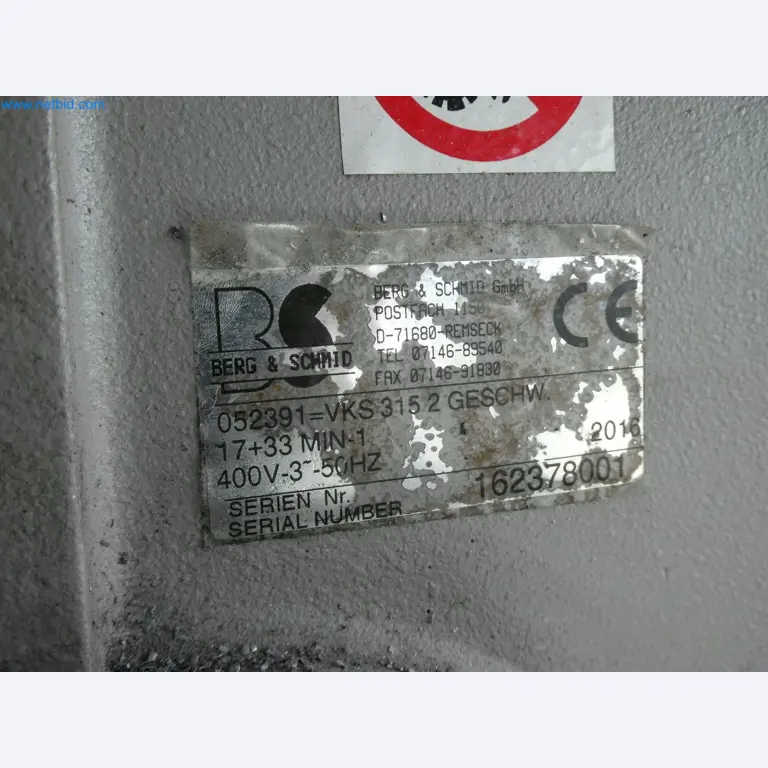 Machines pour la fabrication de fenêtres et de portes en plastique-2