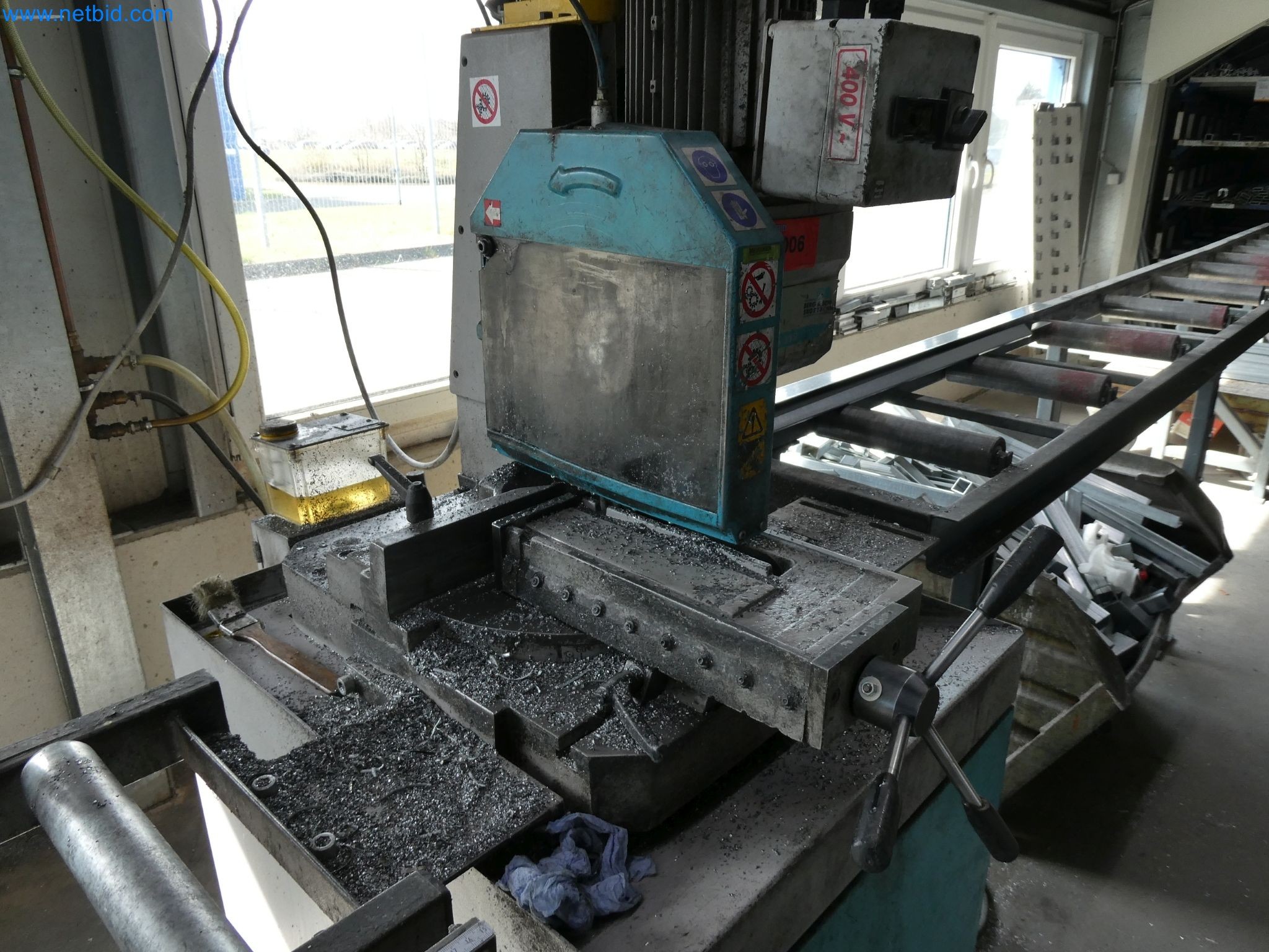Machines pour la fabrication de fenêtres et de portes en plastique-4