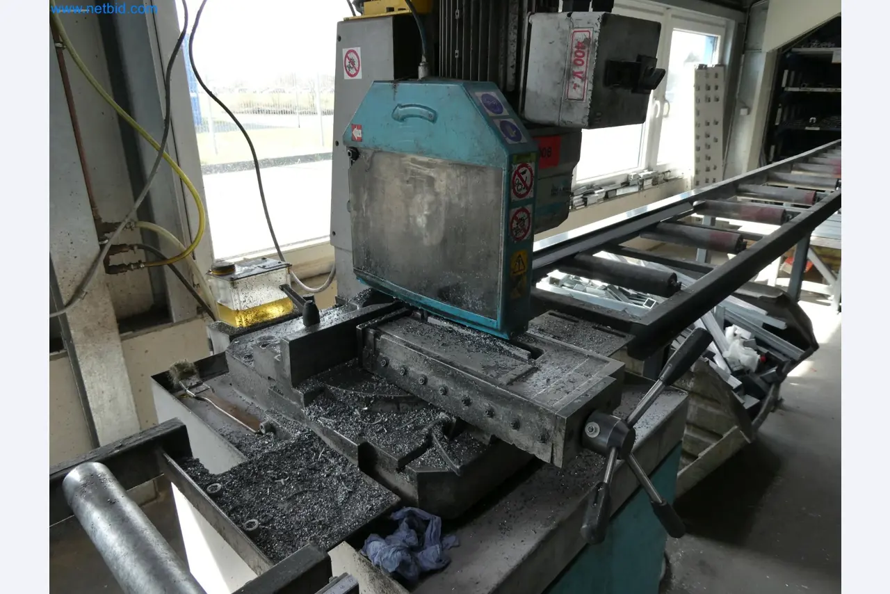 Machines pour la fabrication de fenêtres et de portes en plastique-4