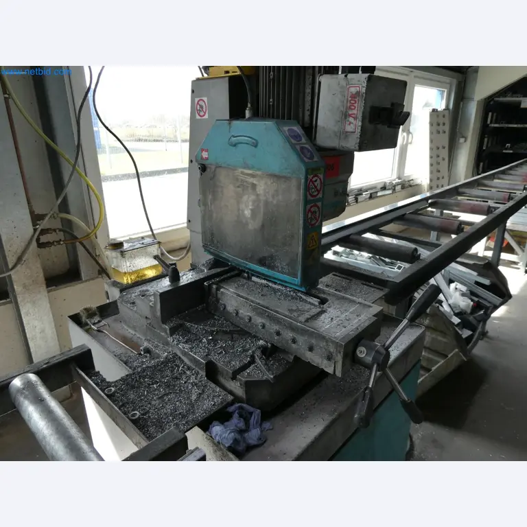 Machines pour la fabrication de fenêtres et de portes en plastique-4