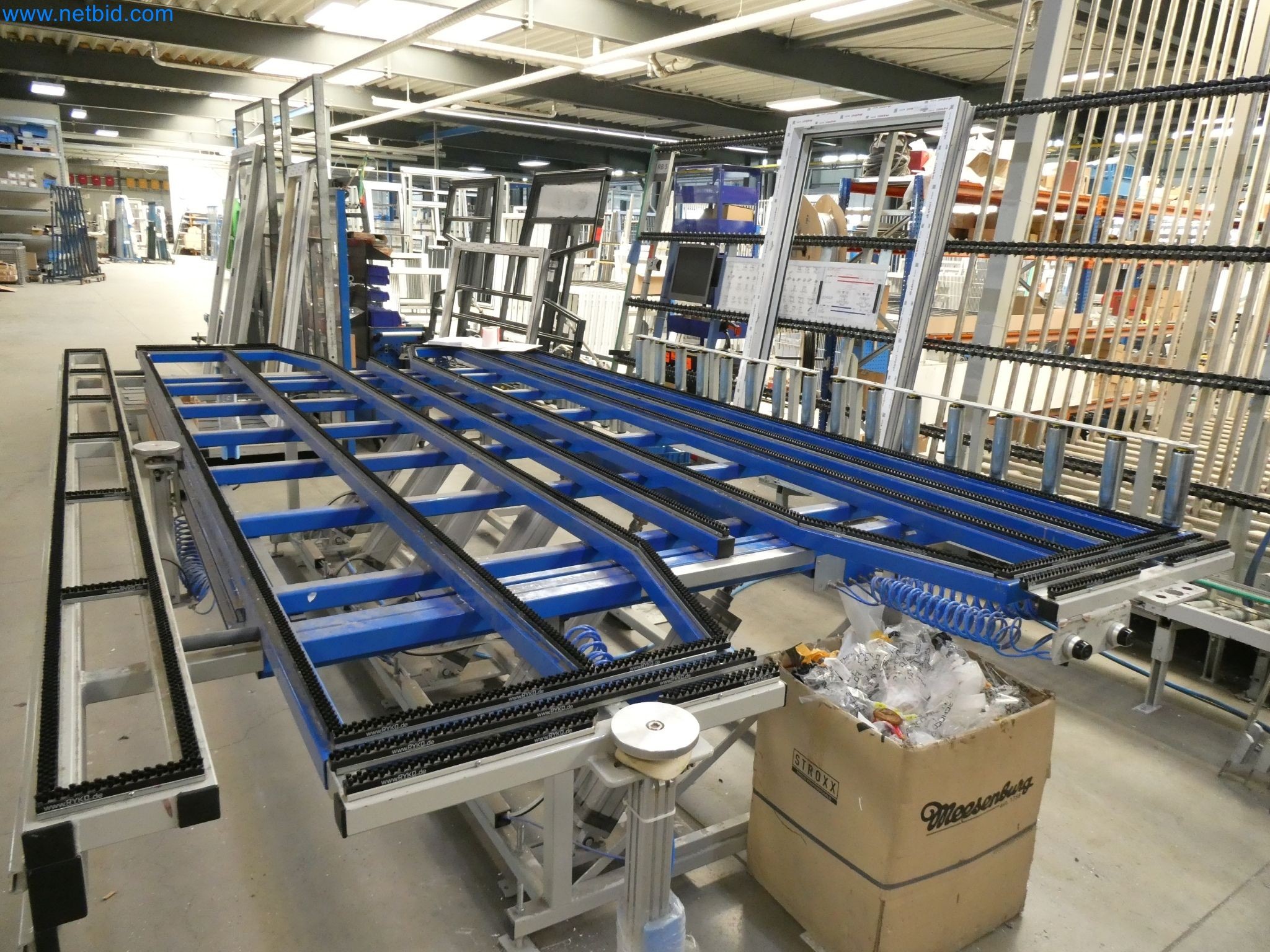 Máquinas para la fabricación de ventanas y puertas de plástico-2