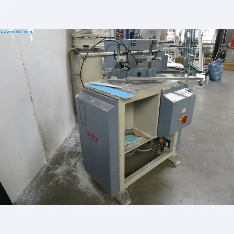 Máquinas para la fabricación de ventanas y puertas de plástico-1