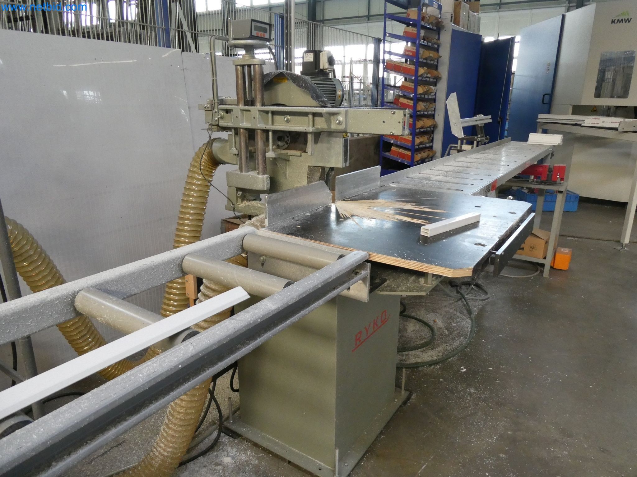Máquinas para la fabricación de ventanas y puertas de plástico-1