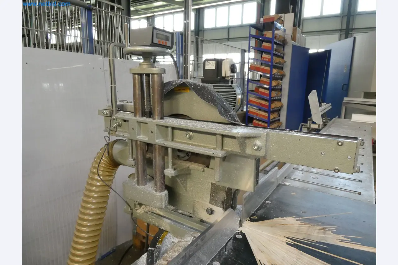 Máquinas para la fabricación de ventanas y puertas de plástico-2