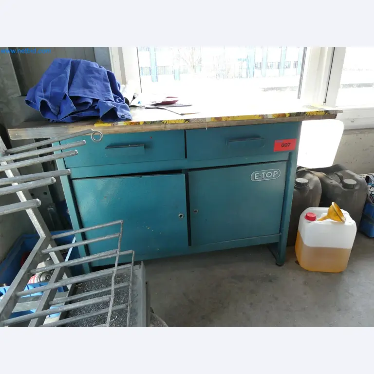Machines pour la fabrication de fenêtres et de portes en plastique-1