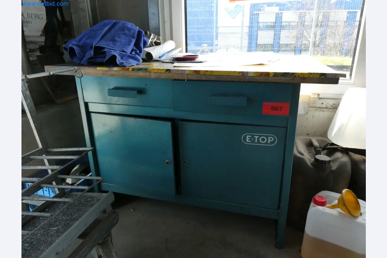 Machines pour la fabrication de fenêtres et de portes en plastique-2