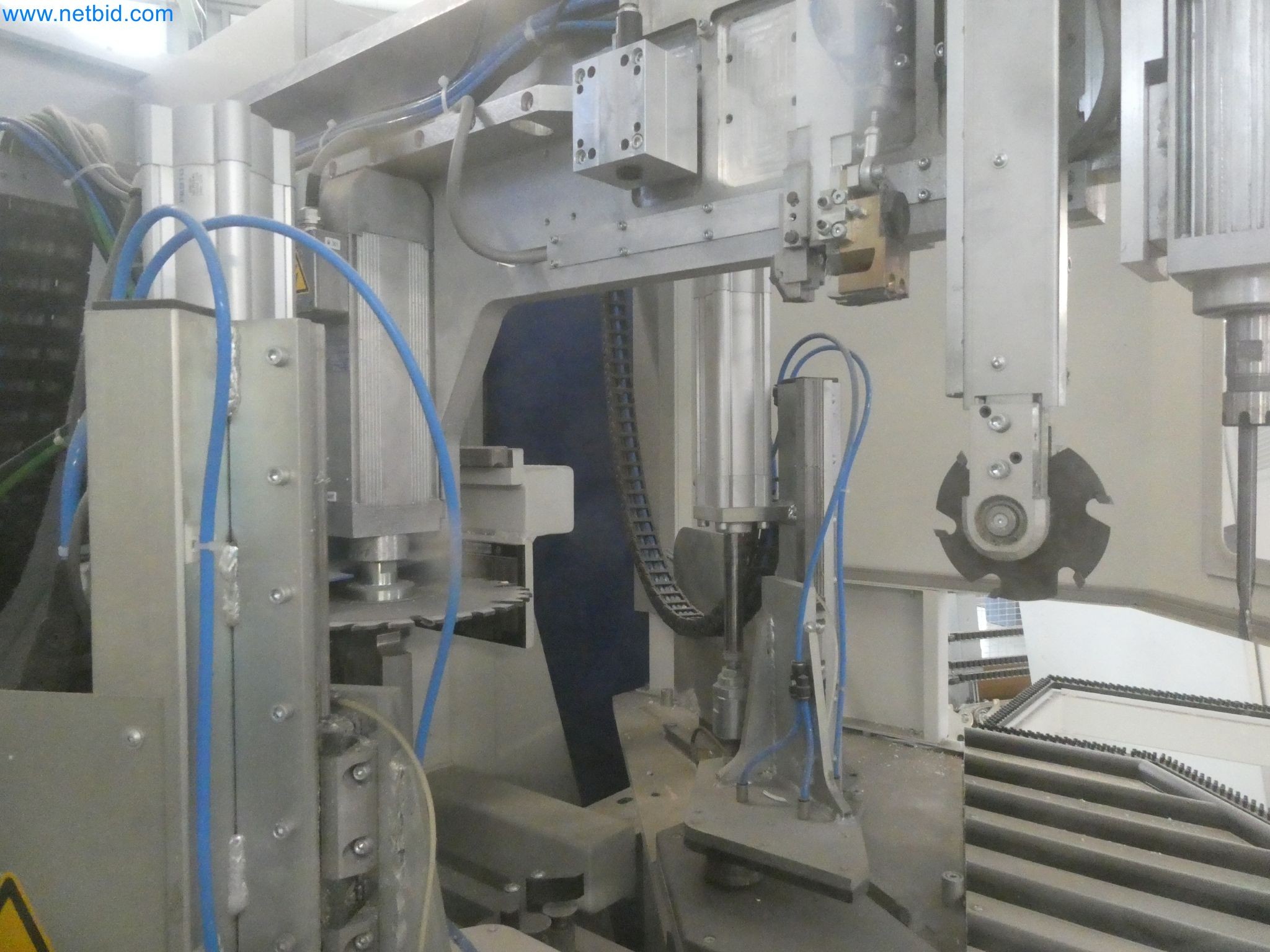 Máquinas para la fabricación de ventanas y puertas de plástico-6