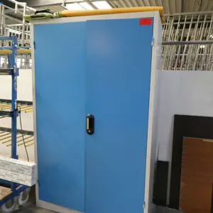 2 Tool cabinets