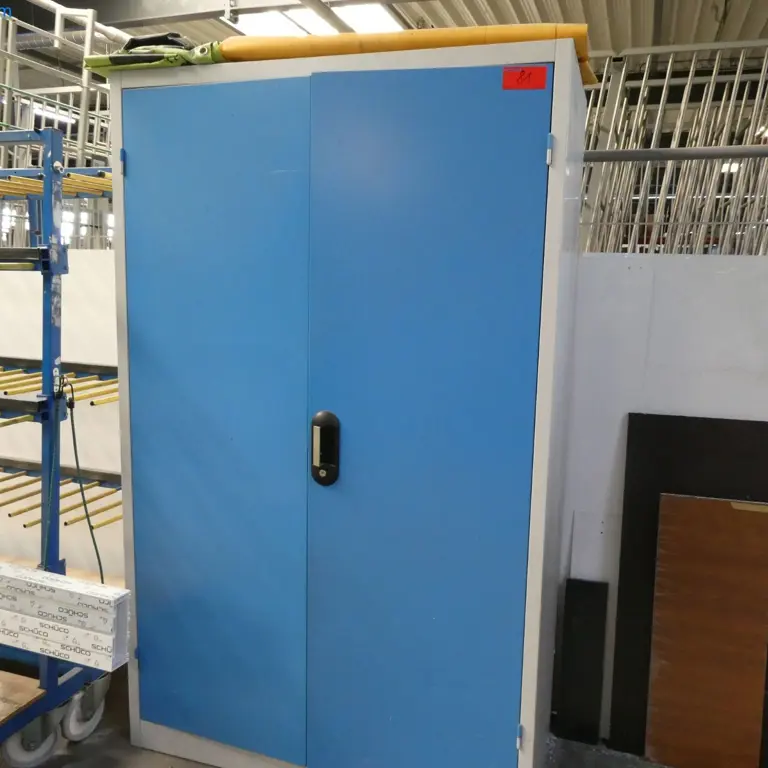 2 Tool cabinets