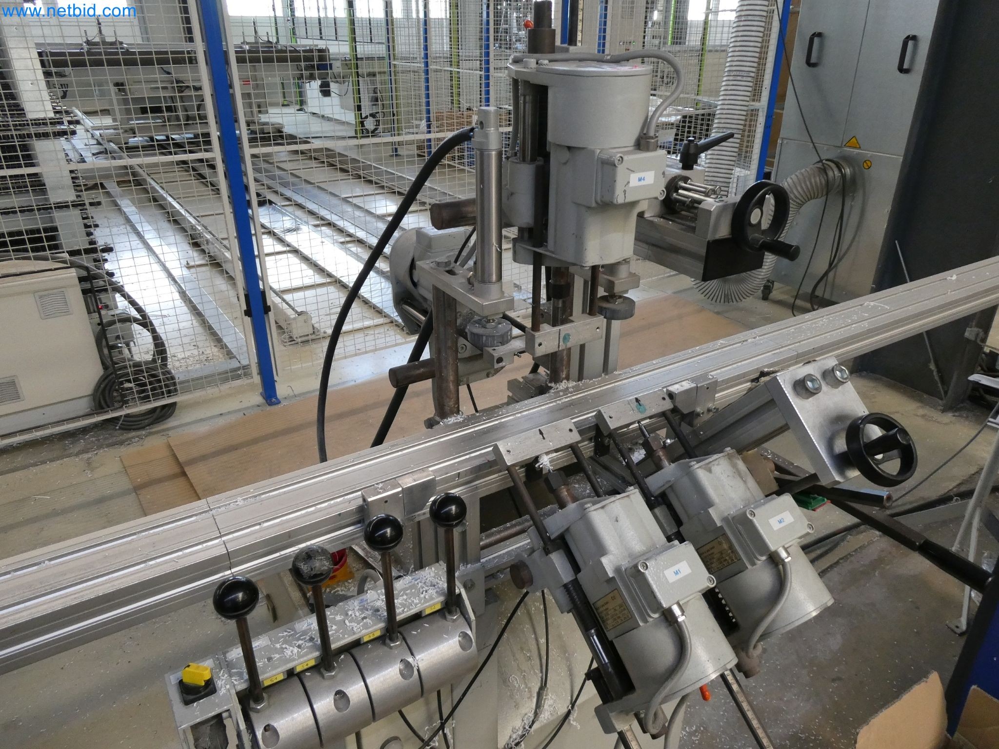 Máquinas para la fabricación de ventanas y puertas de plástico-3