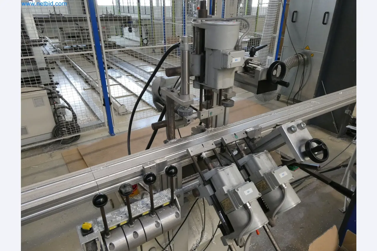 Máquinas para la fabricación de ventanas y puertas de plástico-3