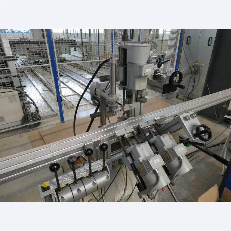 Máquinas para la fabricación de ventanas y puertas de plástico-3