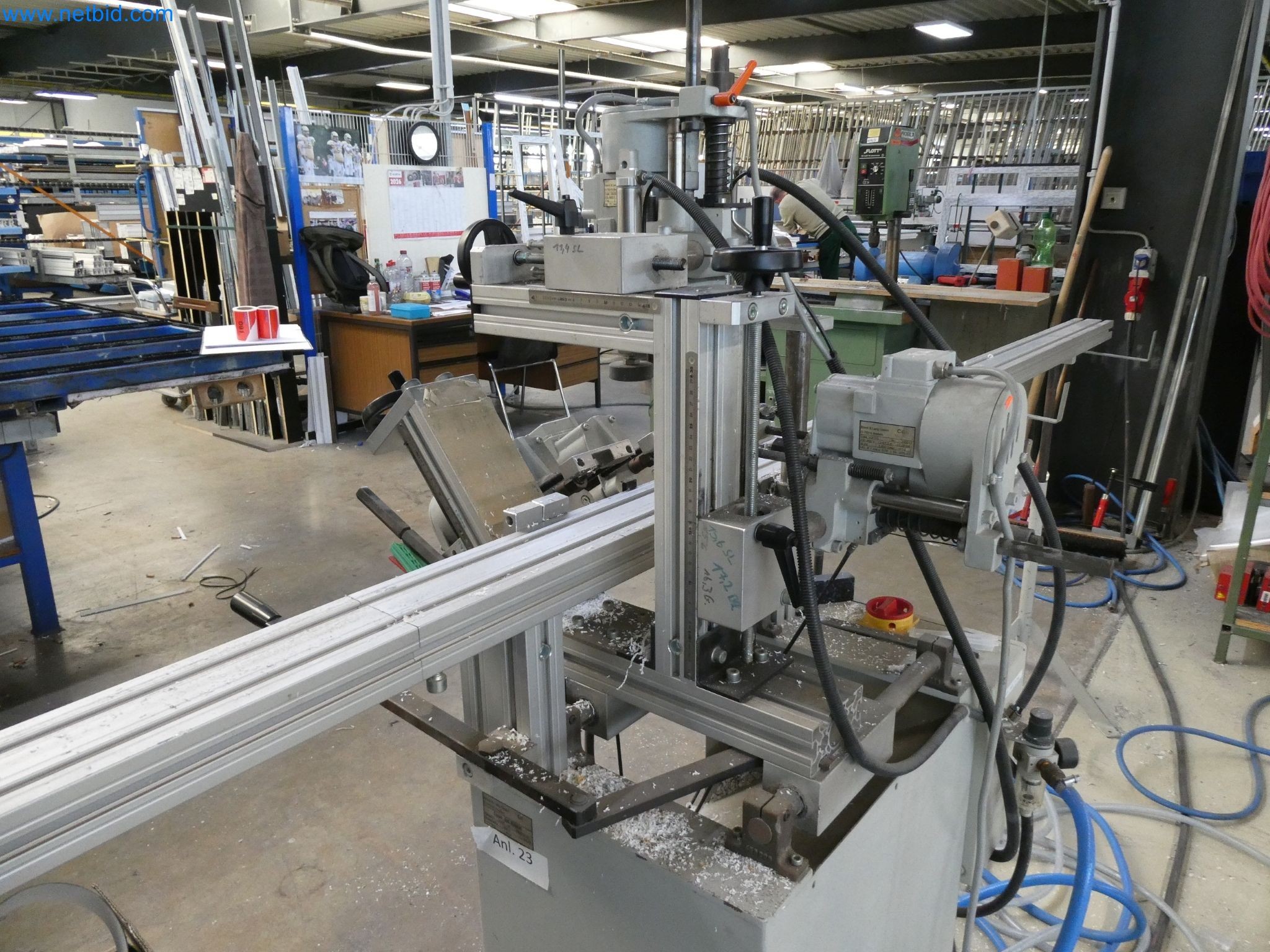 Máquinas para la fabricación de ventanas y puertas de plástico-5