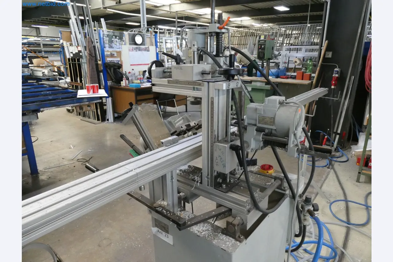Máquinas para la fabricación de ventanas y puertas de plástico-5