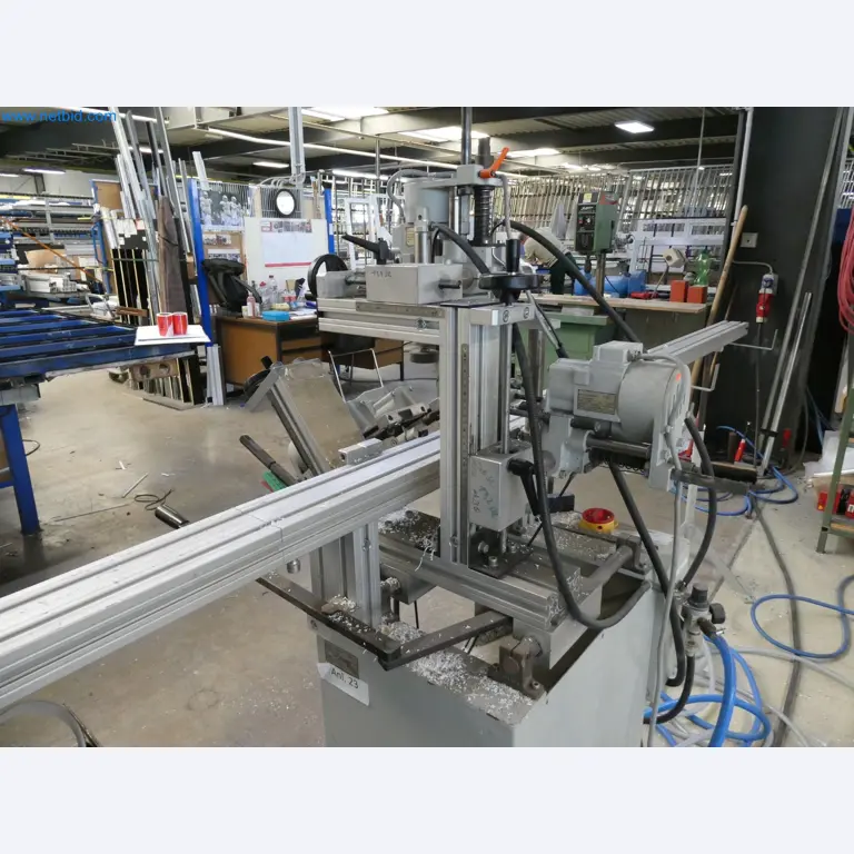 Máquinas para la fabricación de ventanas y puertas de plástico-5