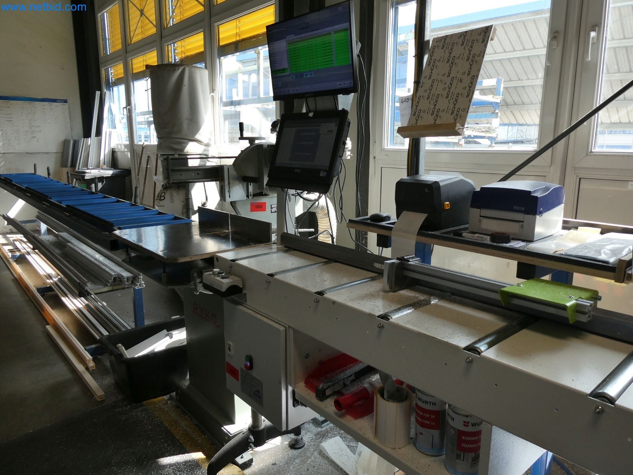 Máquinas para la fabricación de ventanas y puertas de plástico-11