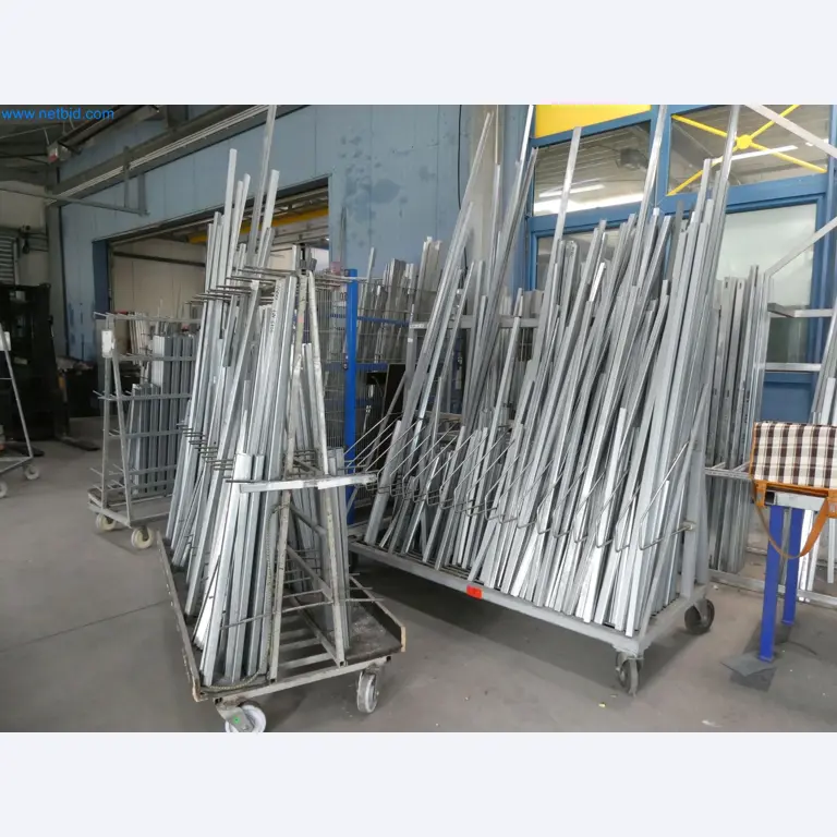 Machines pour la fabrication de fenêtres et de portes en plastique-1