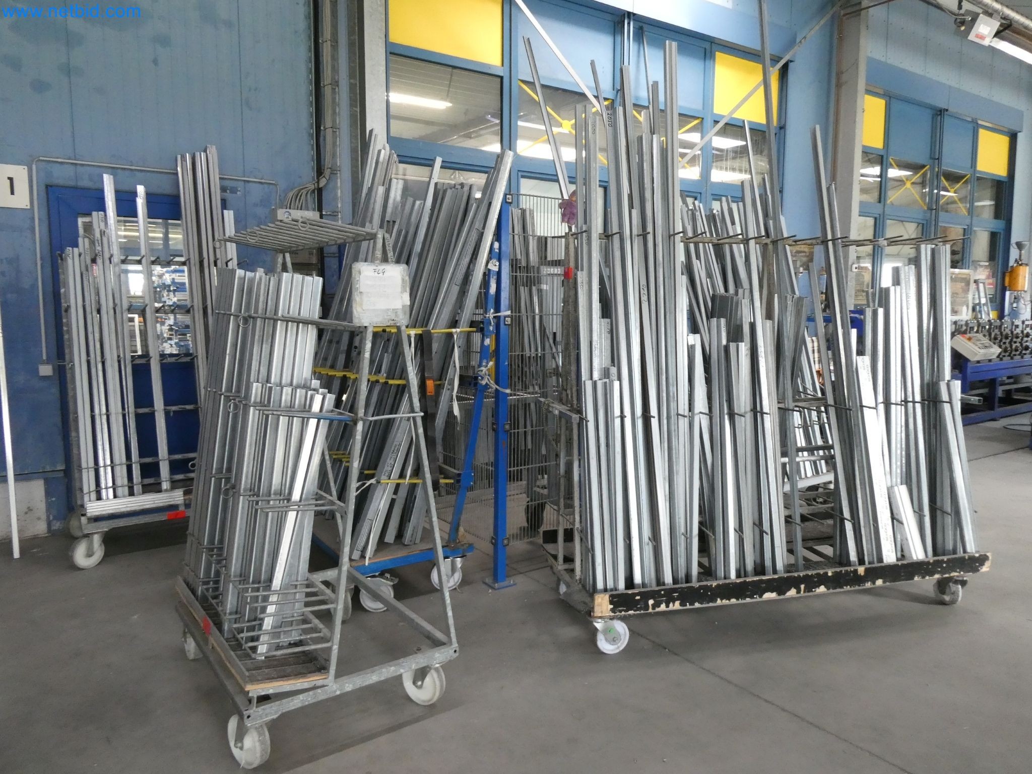 Machines pour la fabrication de fenêtres et de portes en plastique-2