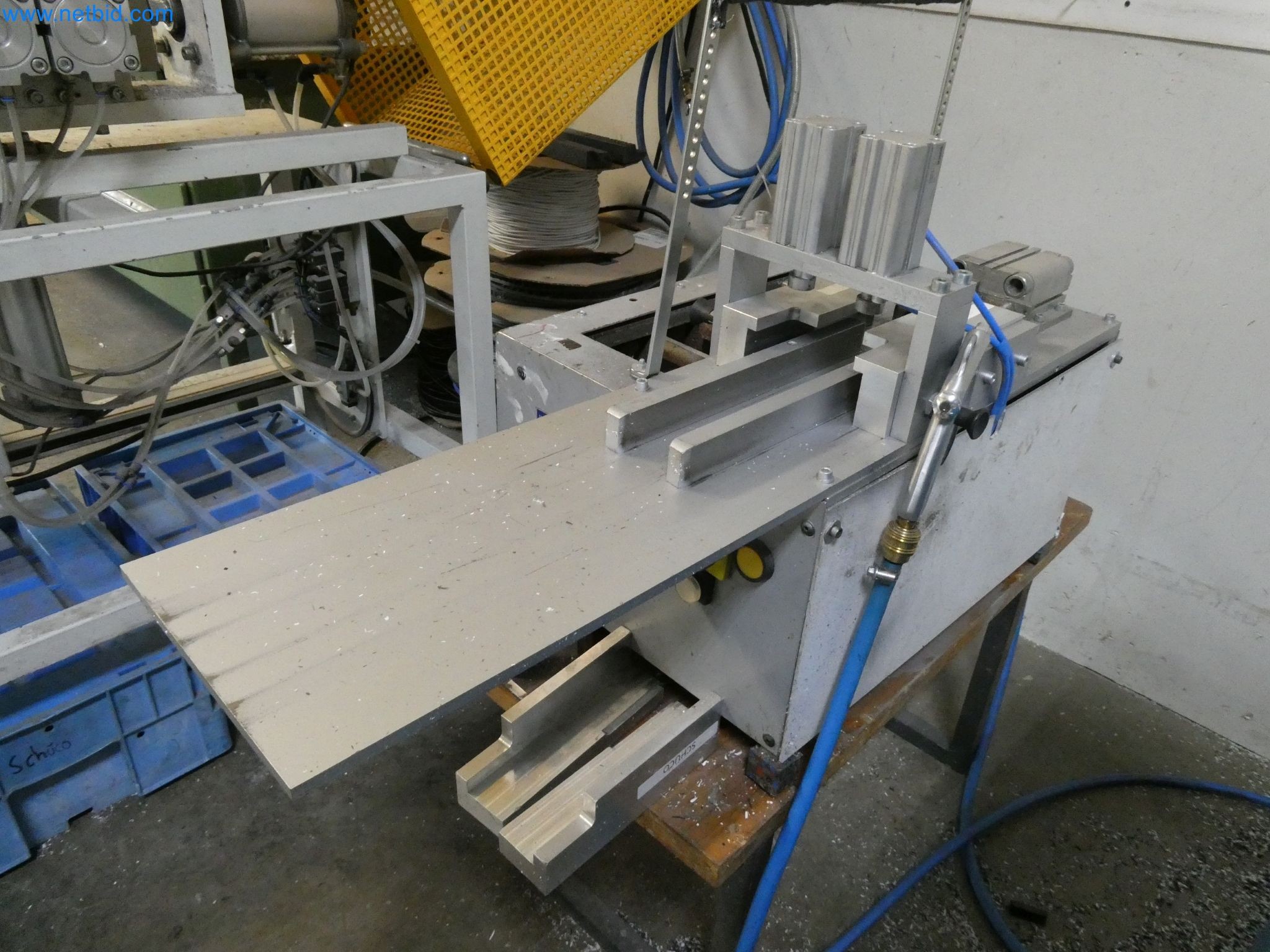 Máquinas para la fabricación de ventanas y puertas de plástico-1