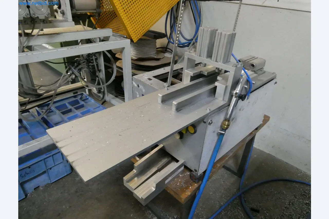 Máquinas para la fabricación de ventanas y puertas de plástico-1