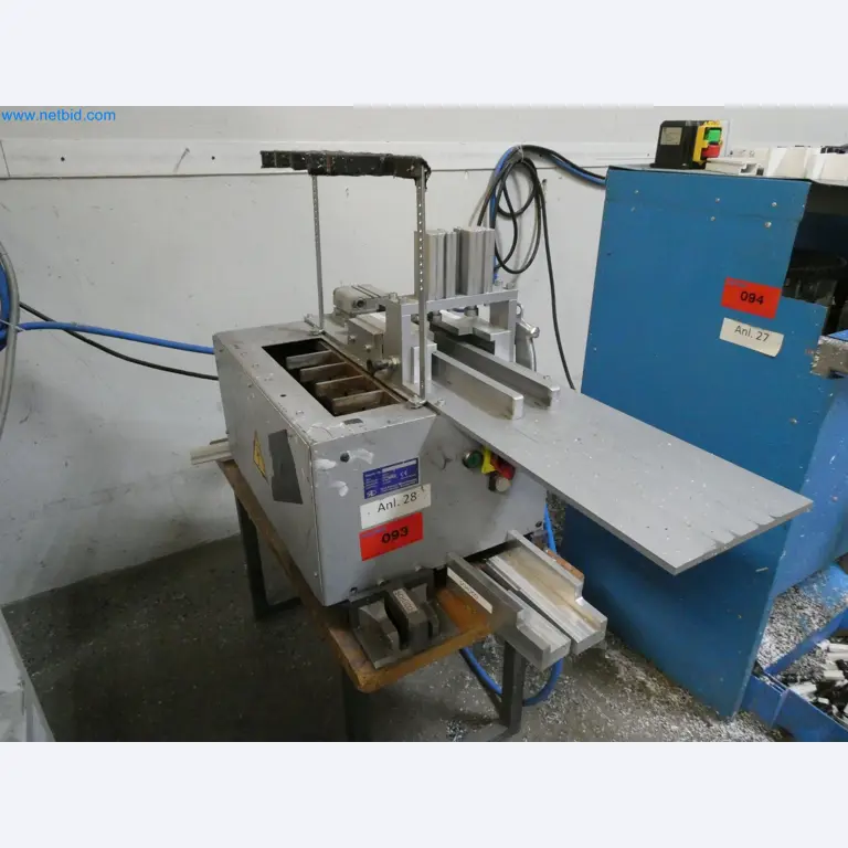 Máquinas para la fabricación de ventanas y puertas de plástico-5