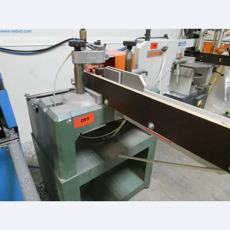 Máquinas para la fabricación de ventanas y puertas de plástico-4