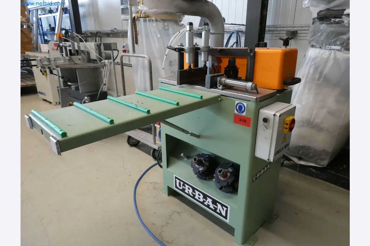 Máquinas para la fabricación de ventanas y puertas de plástico-1