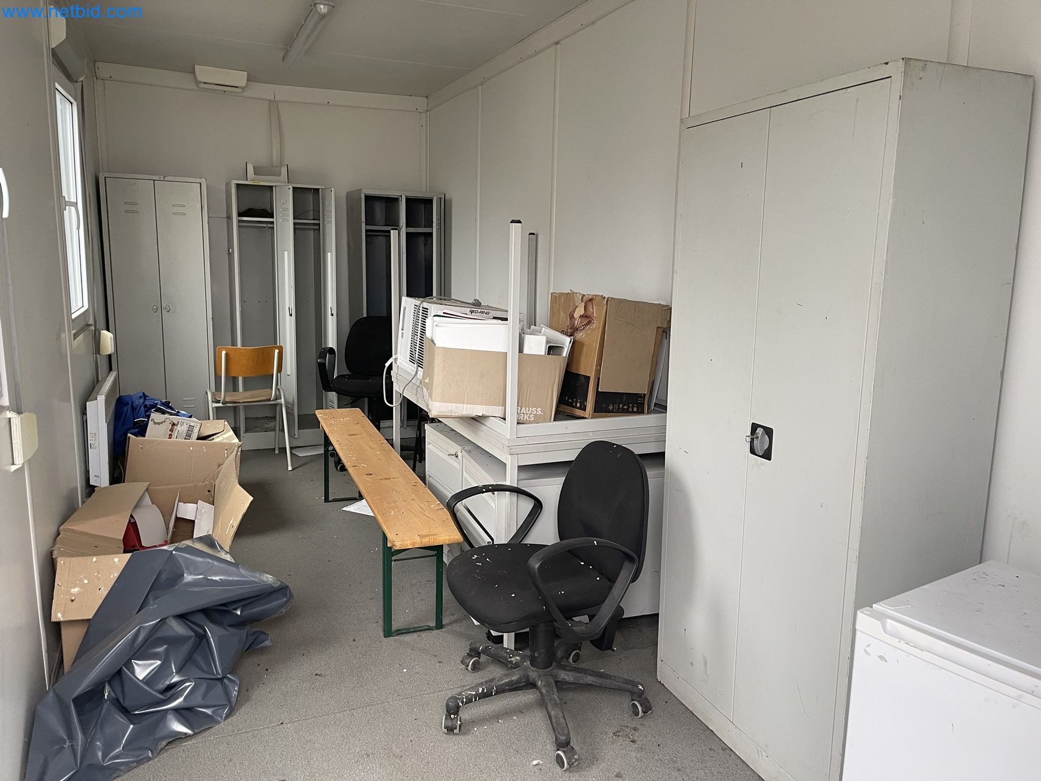 Crew and sea containers-7