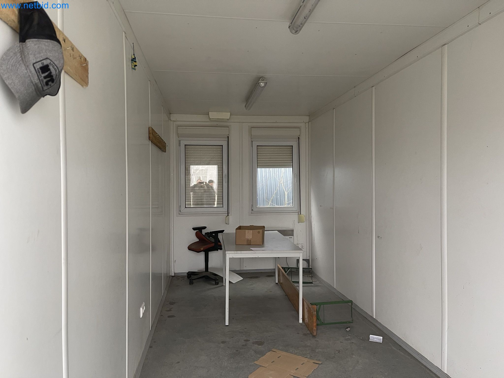 Crew and sea containers-2