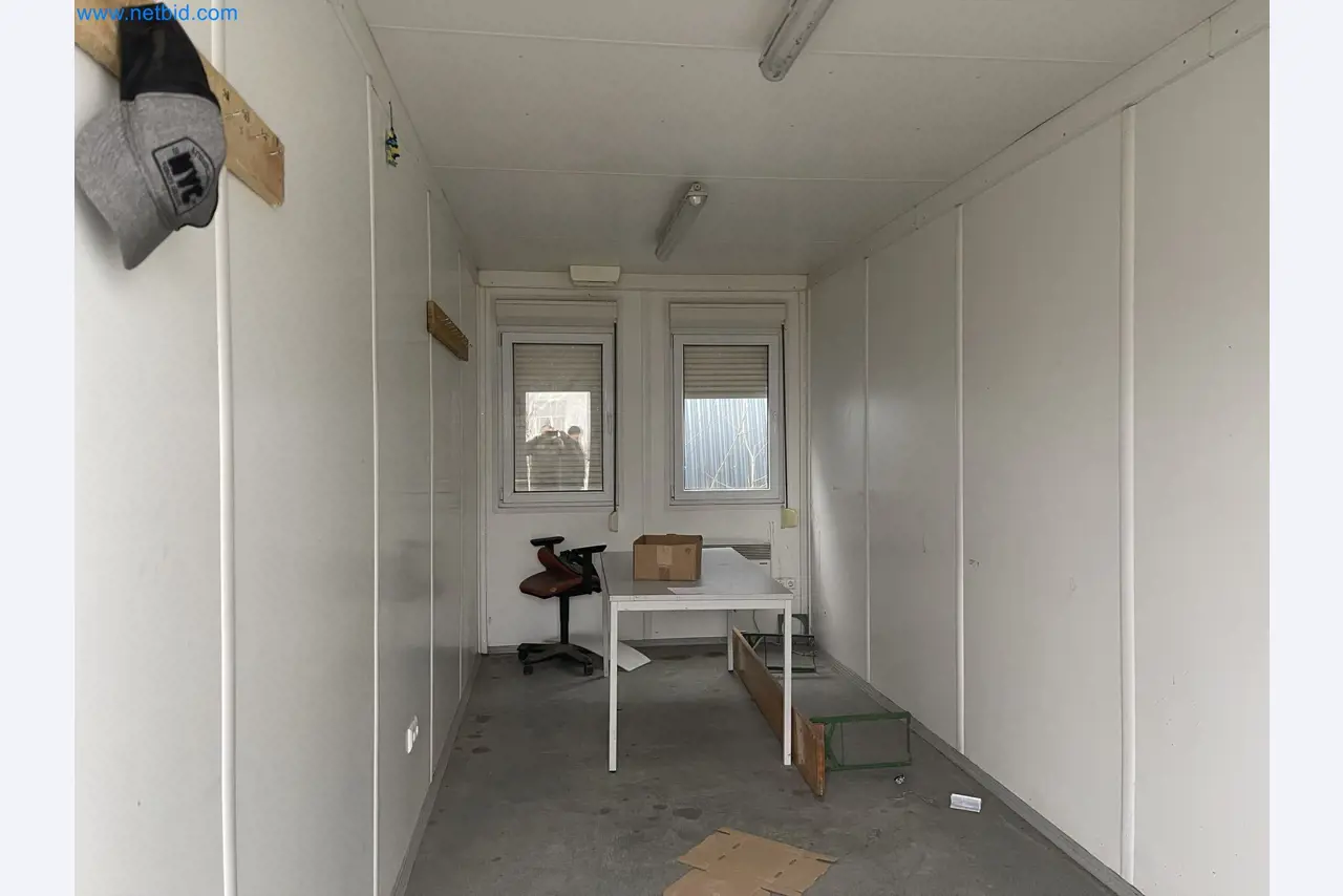 Crew and sea containers-2