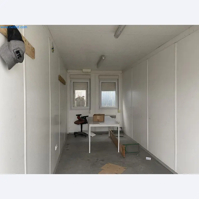 Crew and sea containers-2