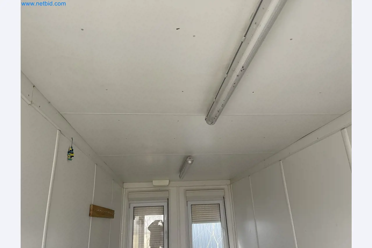 Crew and sea containers-3