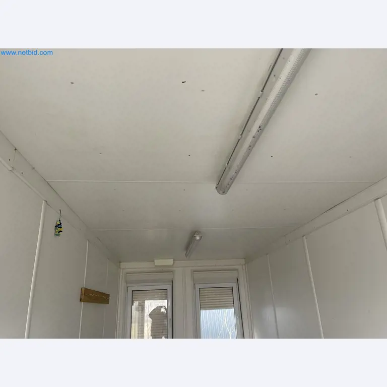 Crew and sea containers-3