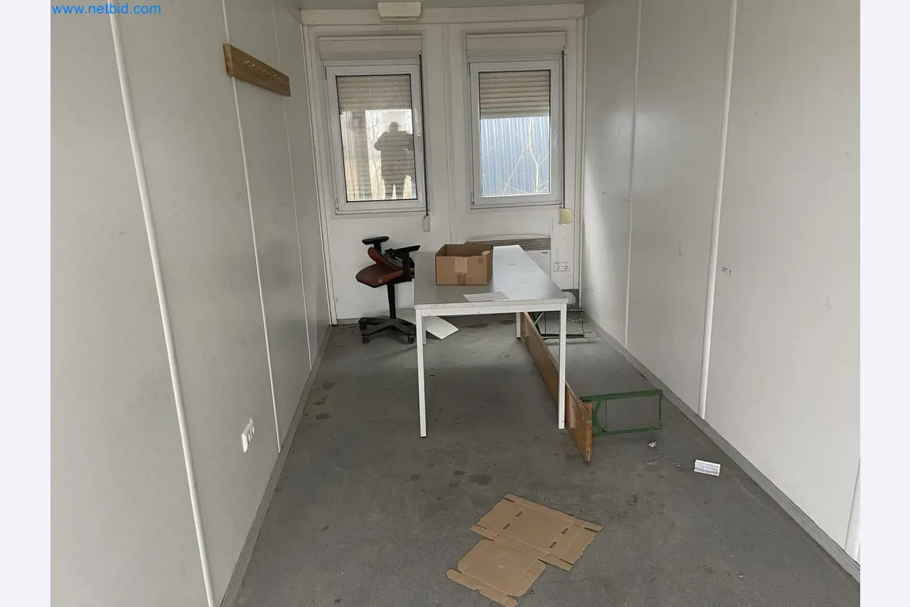 Crew and sea containers-4