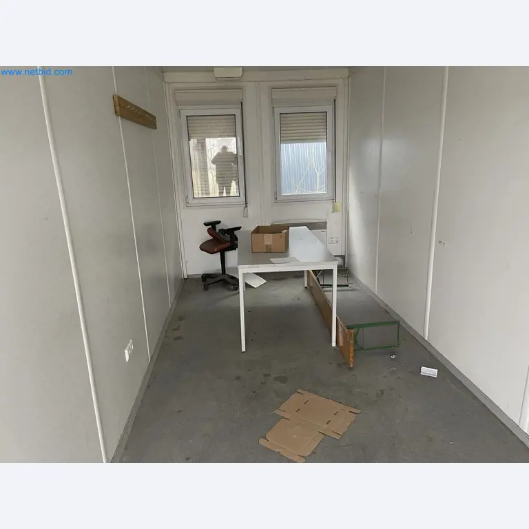 Crew and sea containers-4