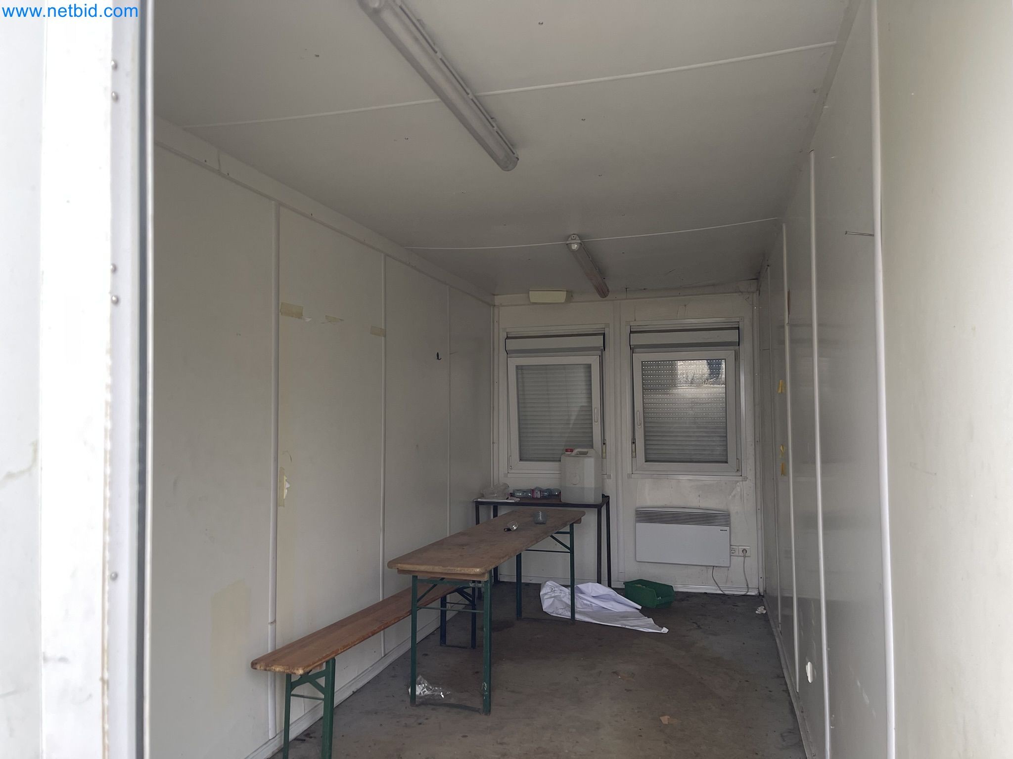 Crew and sea containers-2