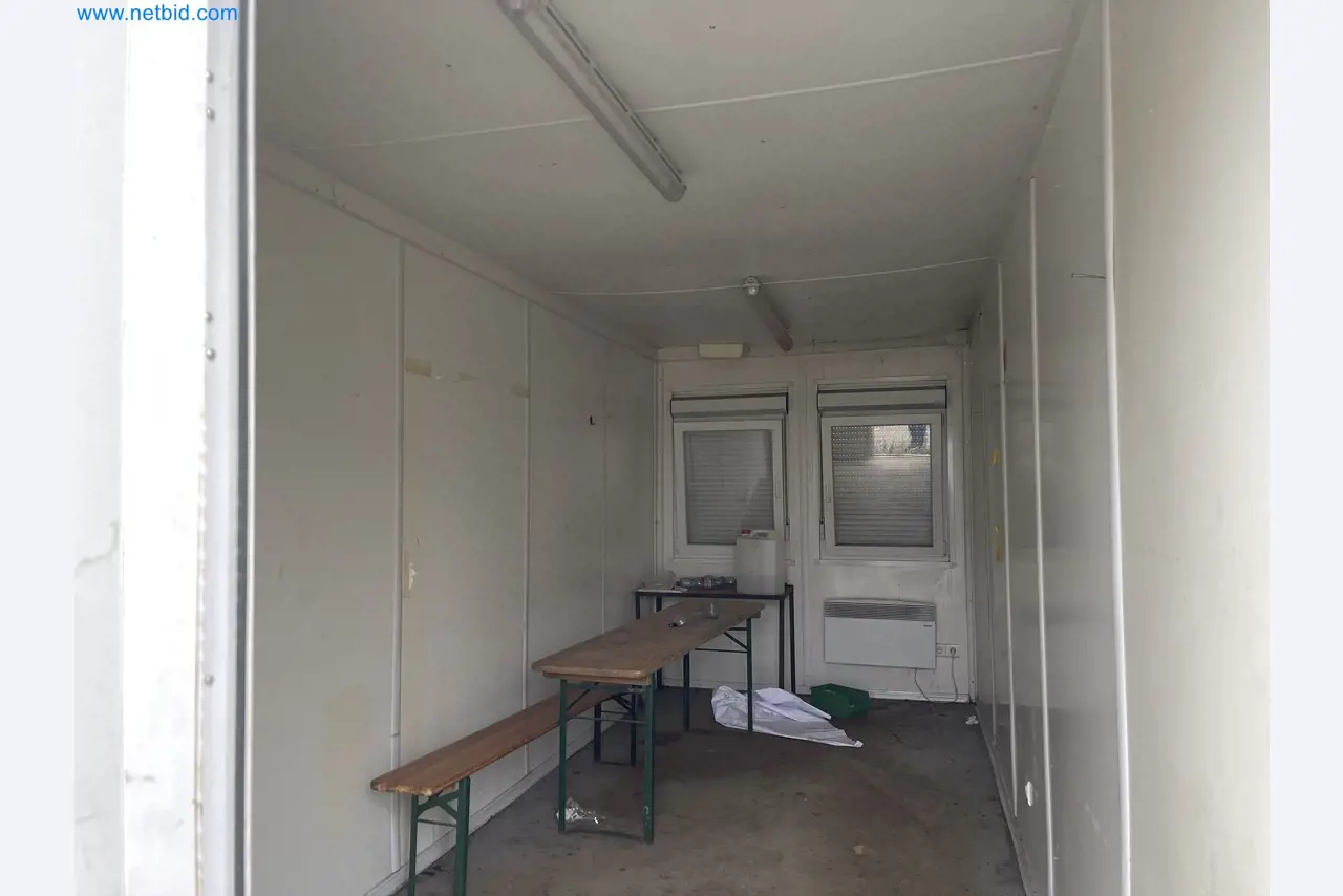 Crew and sea containers-2