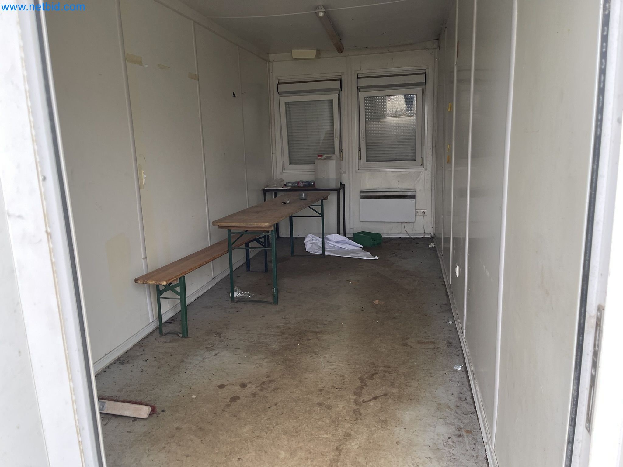 Crew and sea containers-3