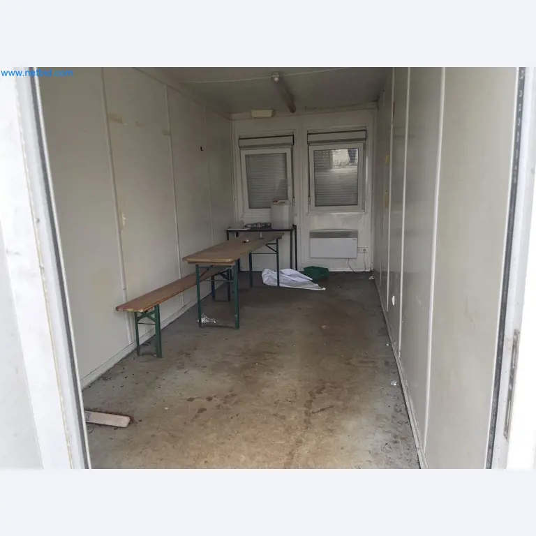 Crew and sea containers-3