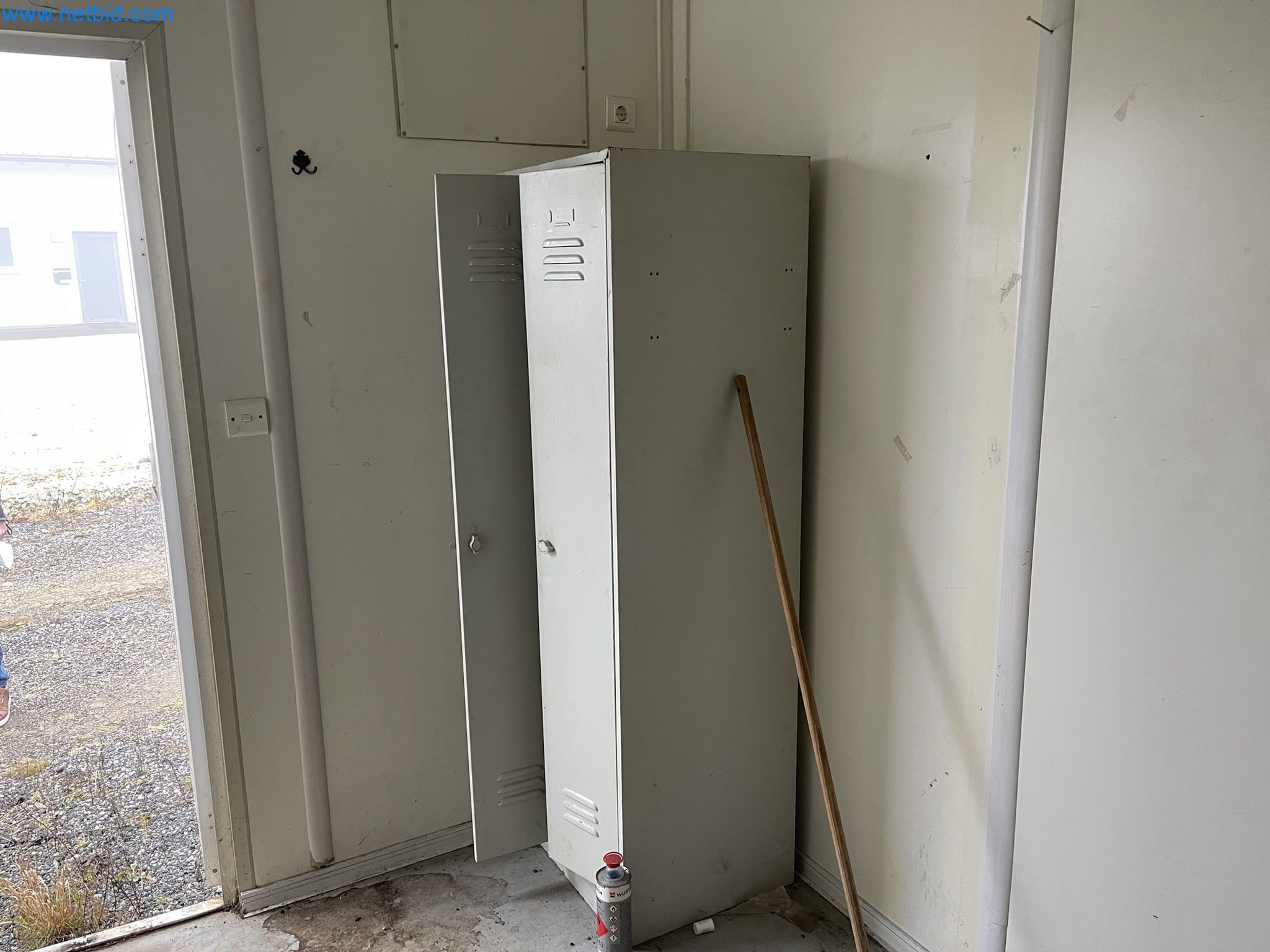 Crew and sea containers-4