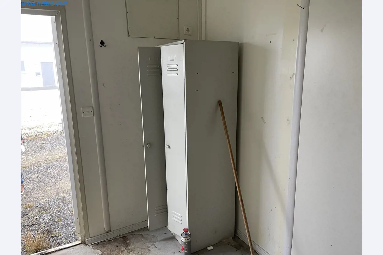 Crew and sea containers-4